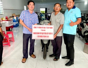 Công ty Yutaka và đại lý Sáu Thanh tặng quà khách hàng vip